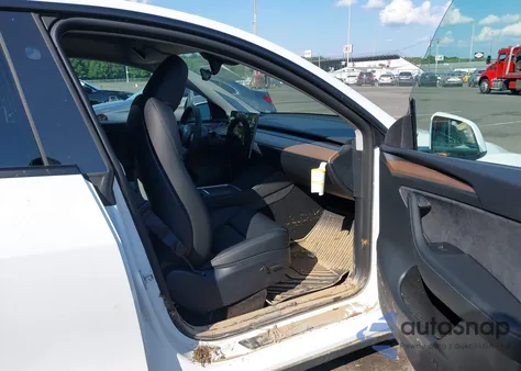 2024 Tesla Model Y Long Range Dual Motor All-Wheel Drive from USA, damaged, VIN 7SAYGDEE8RF161465